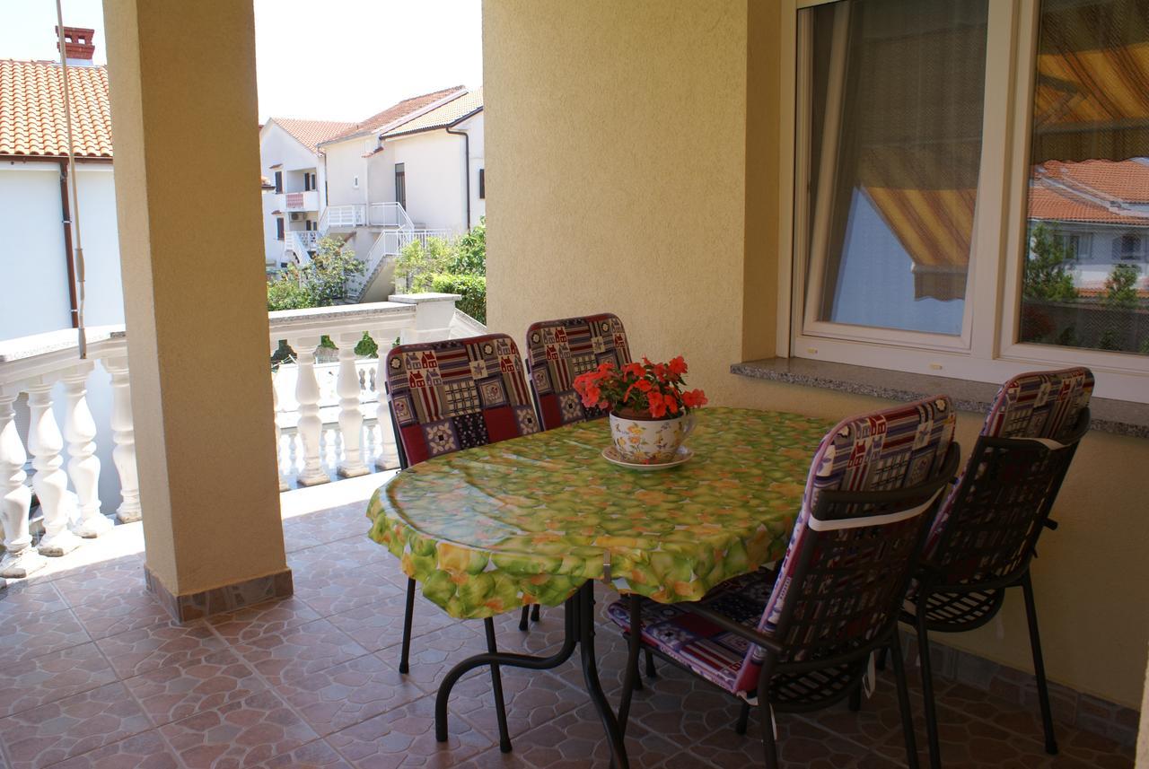 Apartments Nikola Krk Town Zewnętrze zdjęcie